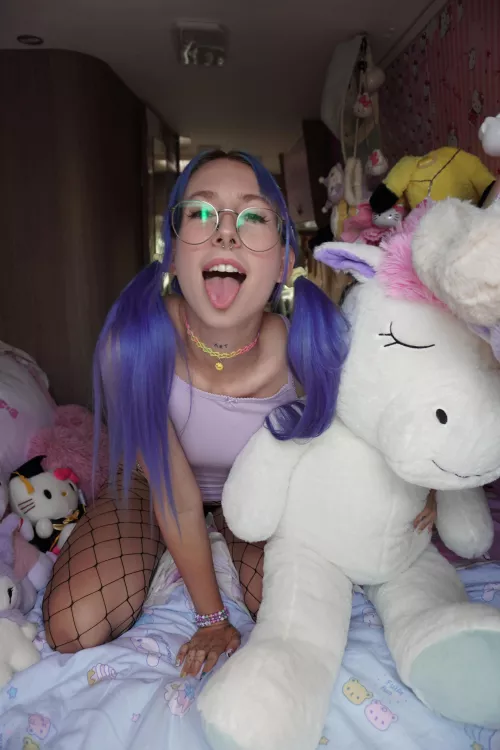 Say hi if you’re into nerdy girls 