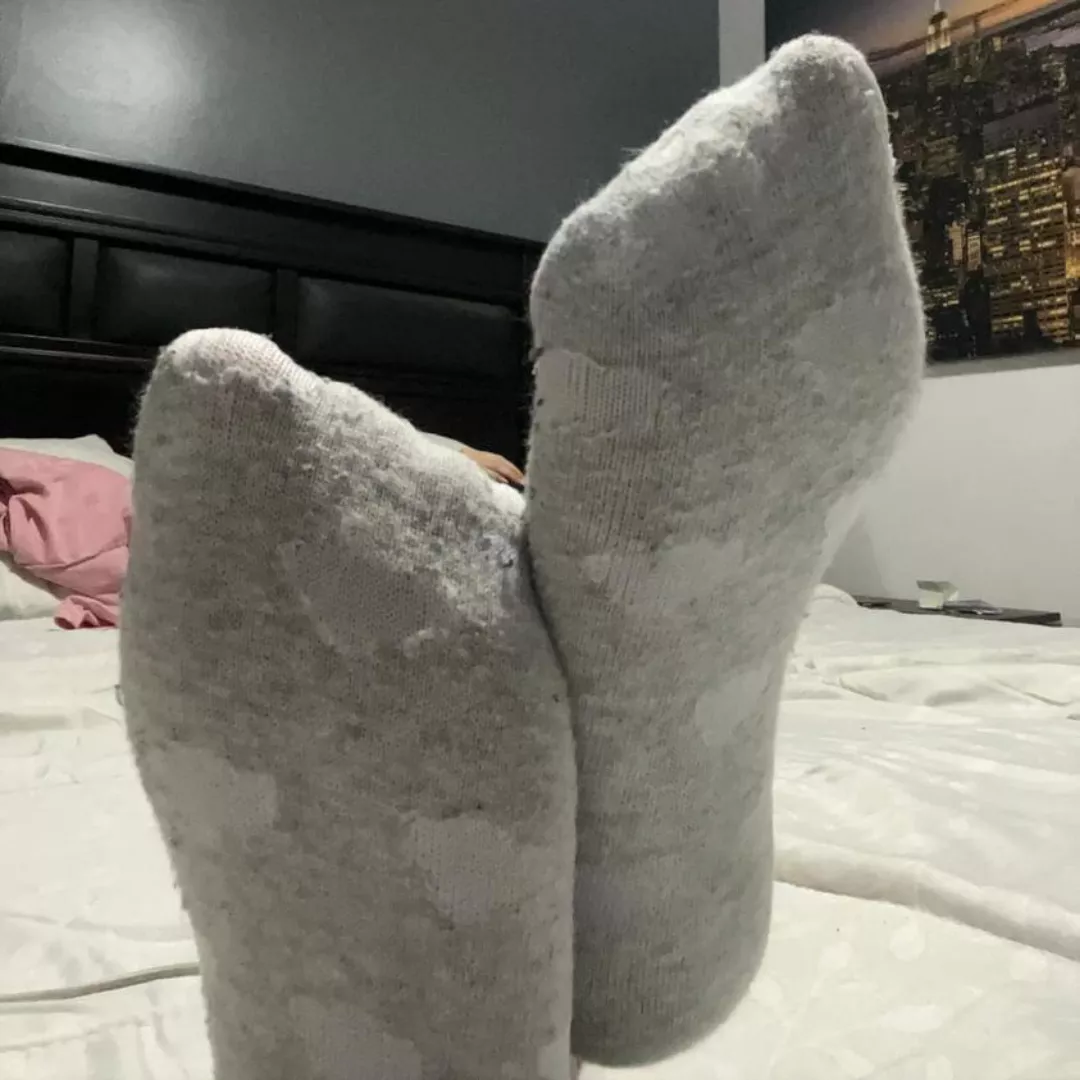 Socks on or Socks off, If off How would you peel them off?[oc]