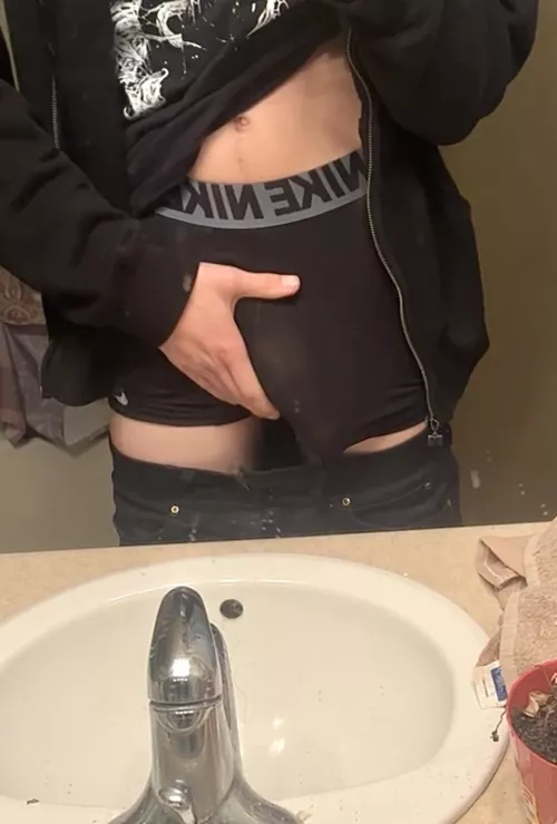 These boxers can’t hide anything…