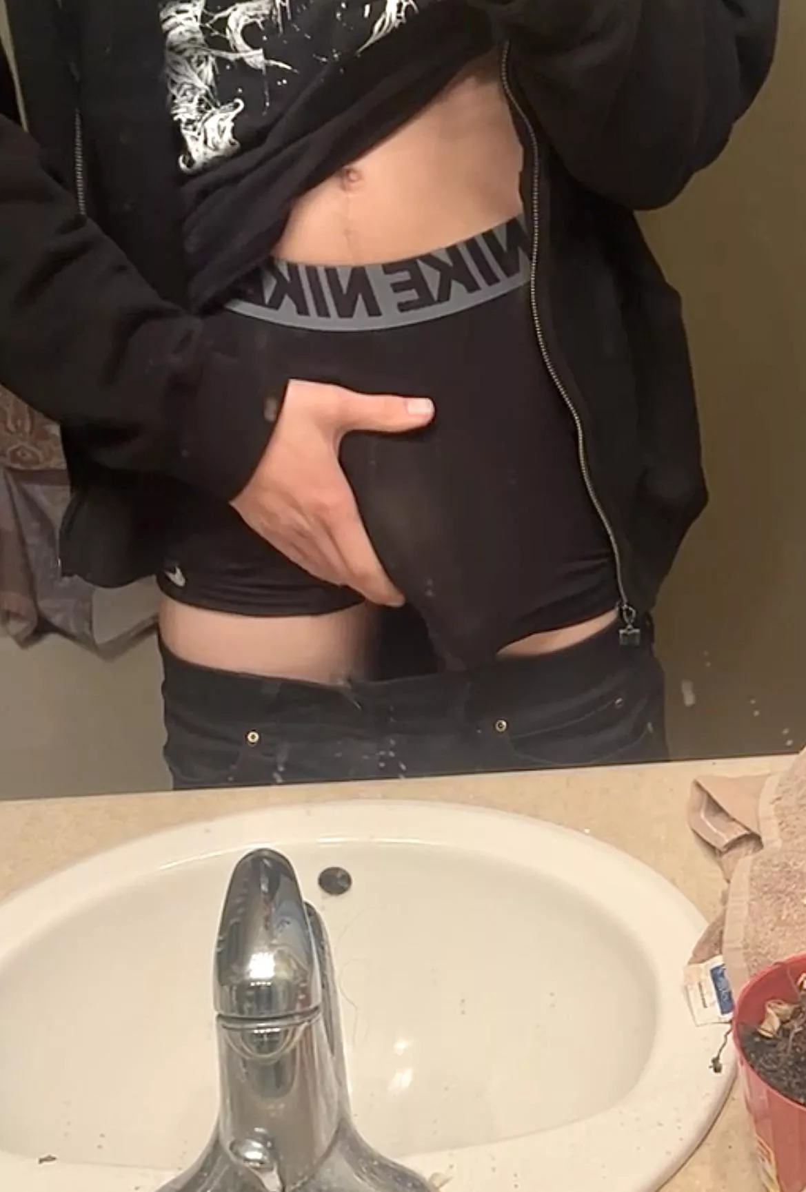 These boxers can’t hide anything…