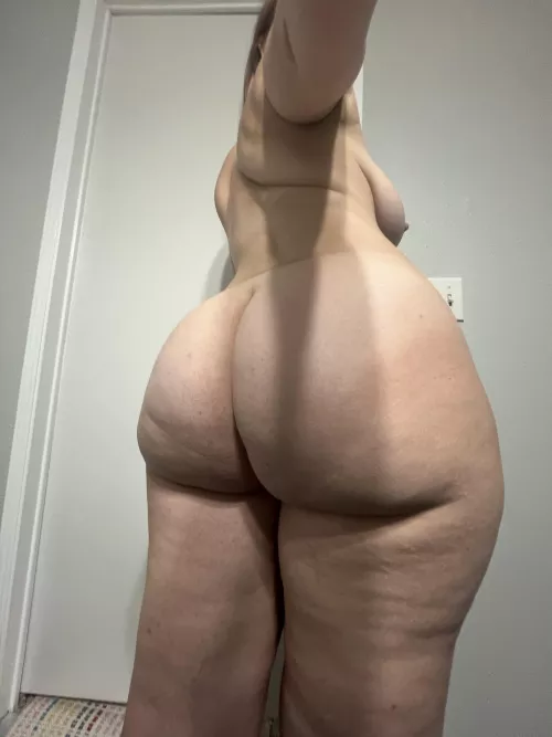 Wanna eat my booty meat