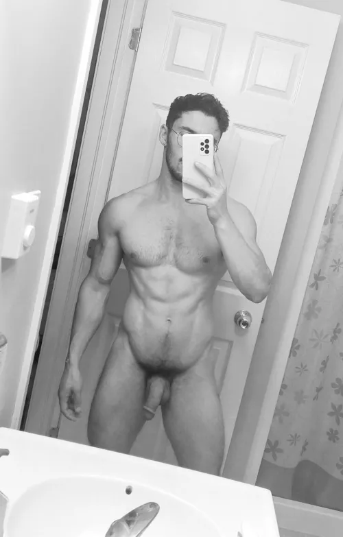 25 creating a gr*up only for really muscled men, add sexyxsexxx and send body pic