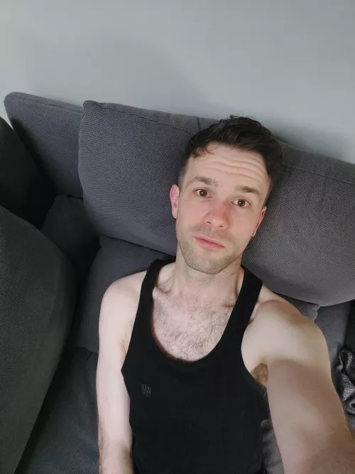 Chilled night in, message if you wanna chat :)