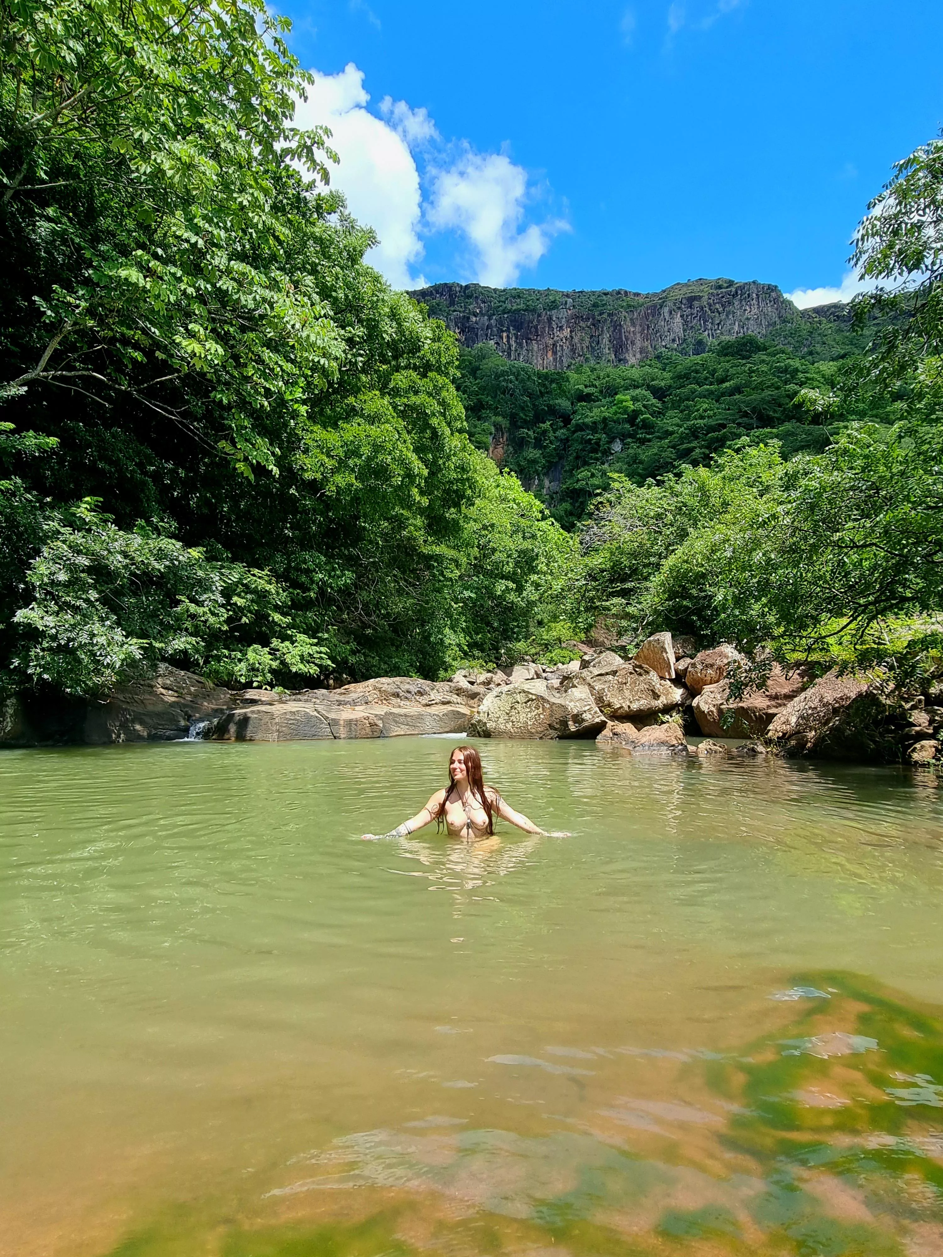 Could I seduce you to fuck me by the river ? 😍