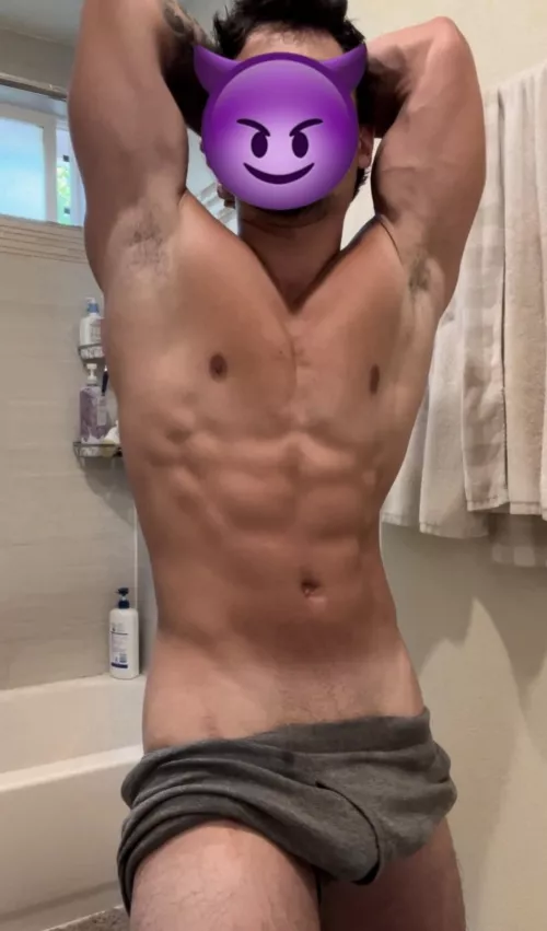Dick root checkup in my bathroom 😈🥰