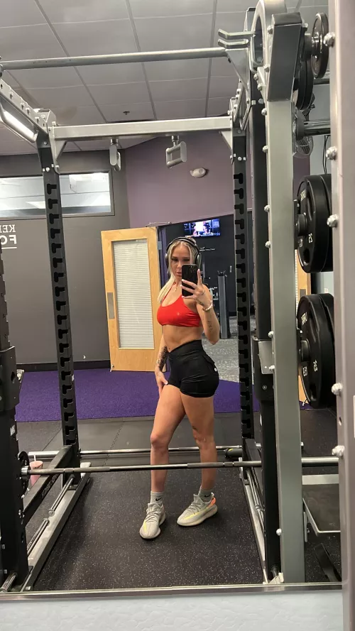 getting leg day today (f)