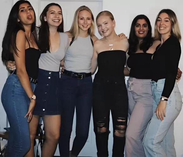 Group of housemates [6]