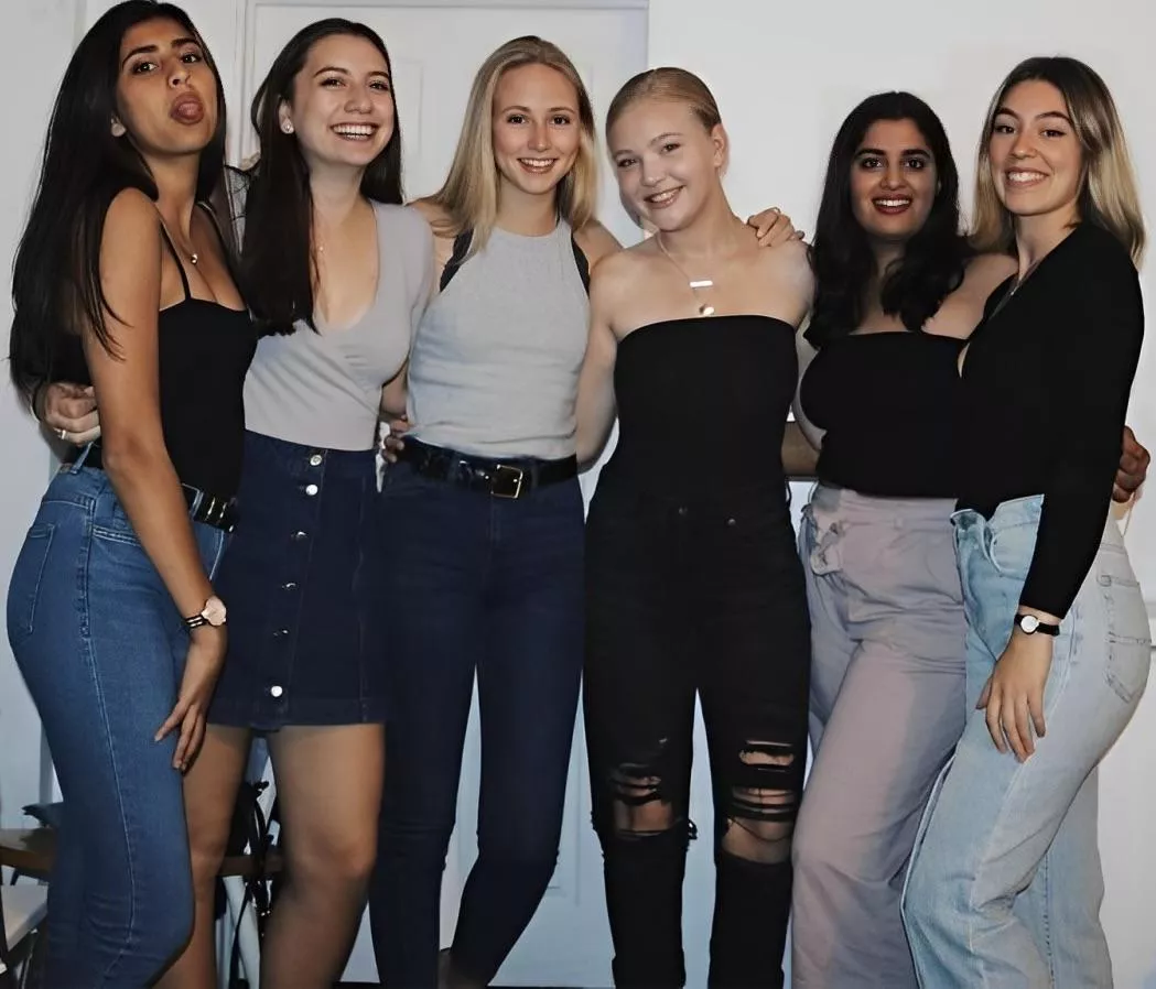 Group of housemates [6]