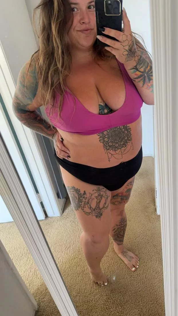 Happy 4th everyone, put some tanlines on those titties!