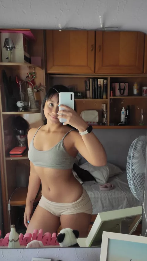 I love croptops they are so comfortable :) 