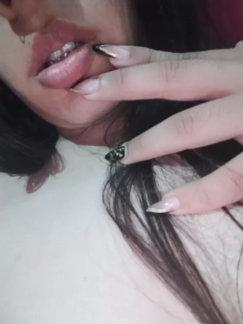 my nails on my lips ❤️