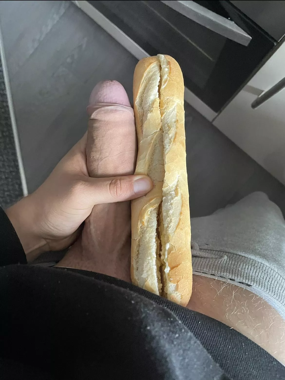 My thick dick 🍆 vs a French baguette 🥖