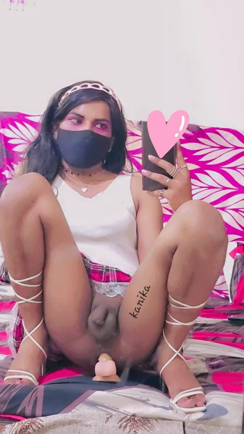 She asked me to post a mirror selfie of me riding my favourite dildo, said I'd look pretty like that, what do you think?[oc]