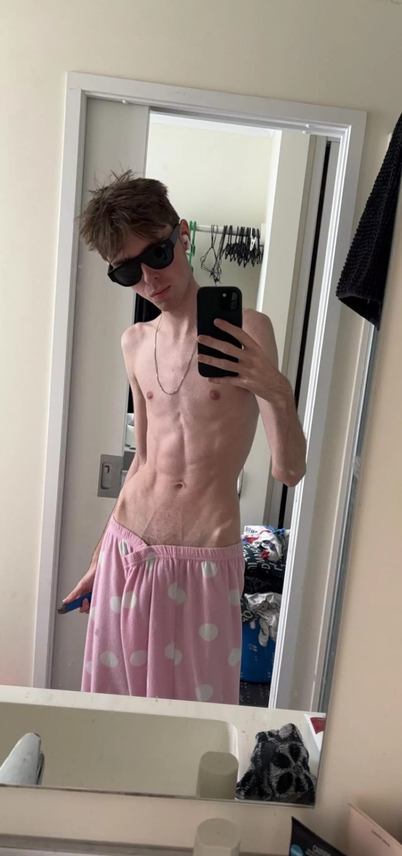 Skinny teen looking for chubby and fat guys - josh_stone2024