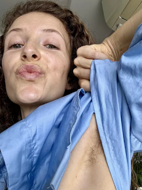 Sneak peek of my hairy pits