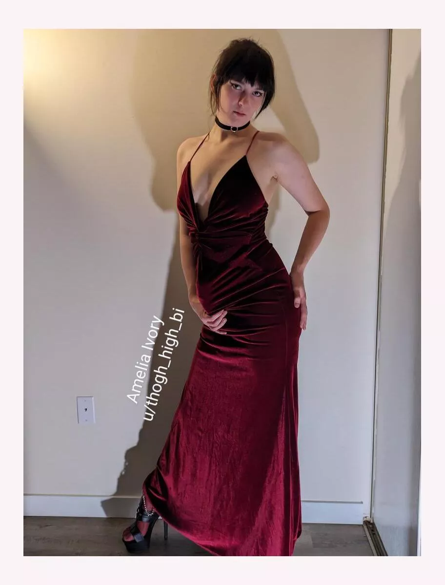 Don't be shy, juxt be a good boy and get on your knees