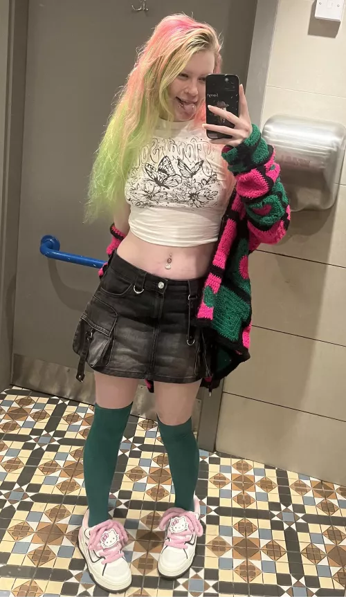 I wanted to show off my new shoes!!!