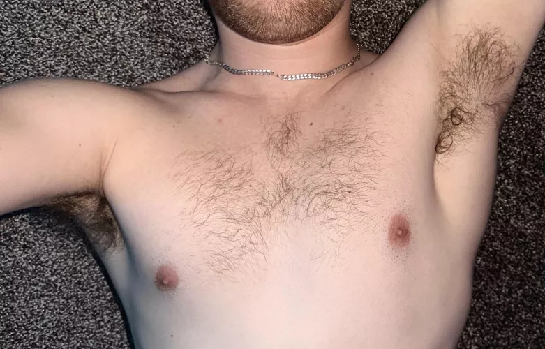 My pits and nipples need some attention 🥵🤤