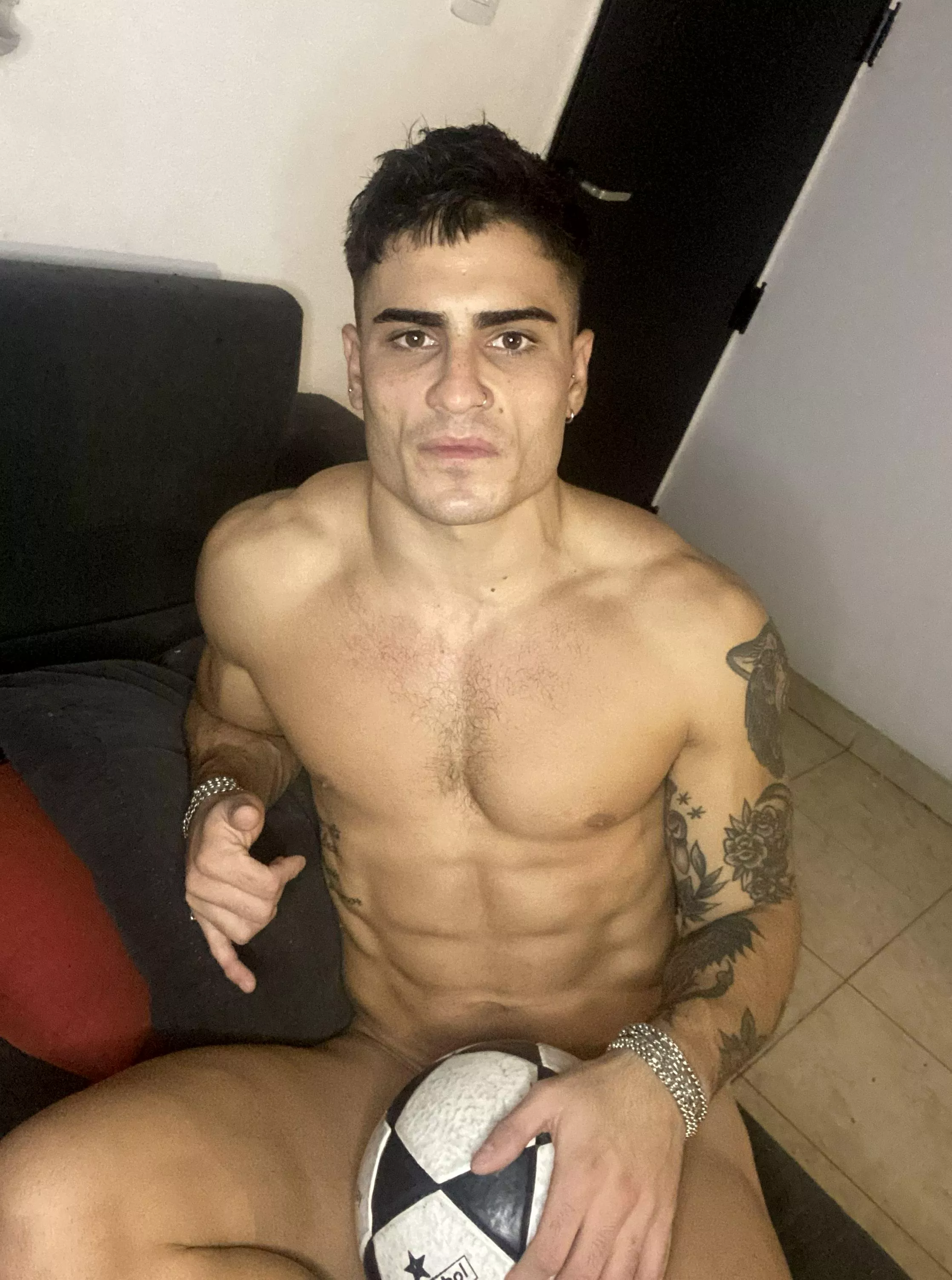  [24] Soccer skills aren't the only thing I'm good at flexing 