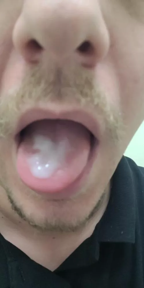 33 m ger, let's trade :) sc: gaping_guy into own cum swallowing, gaping, stretching, prolapse, self fuck, deepthroat and showing off