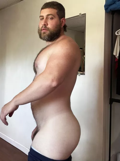 Did a personal record on the V squat today. Very excited