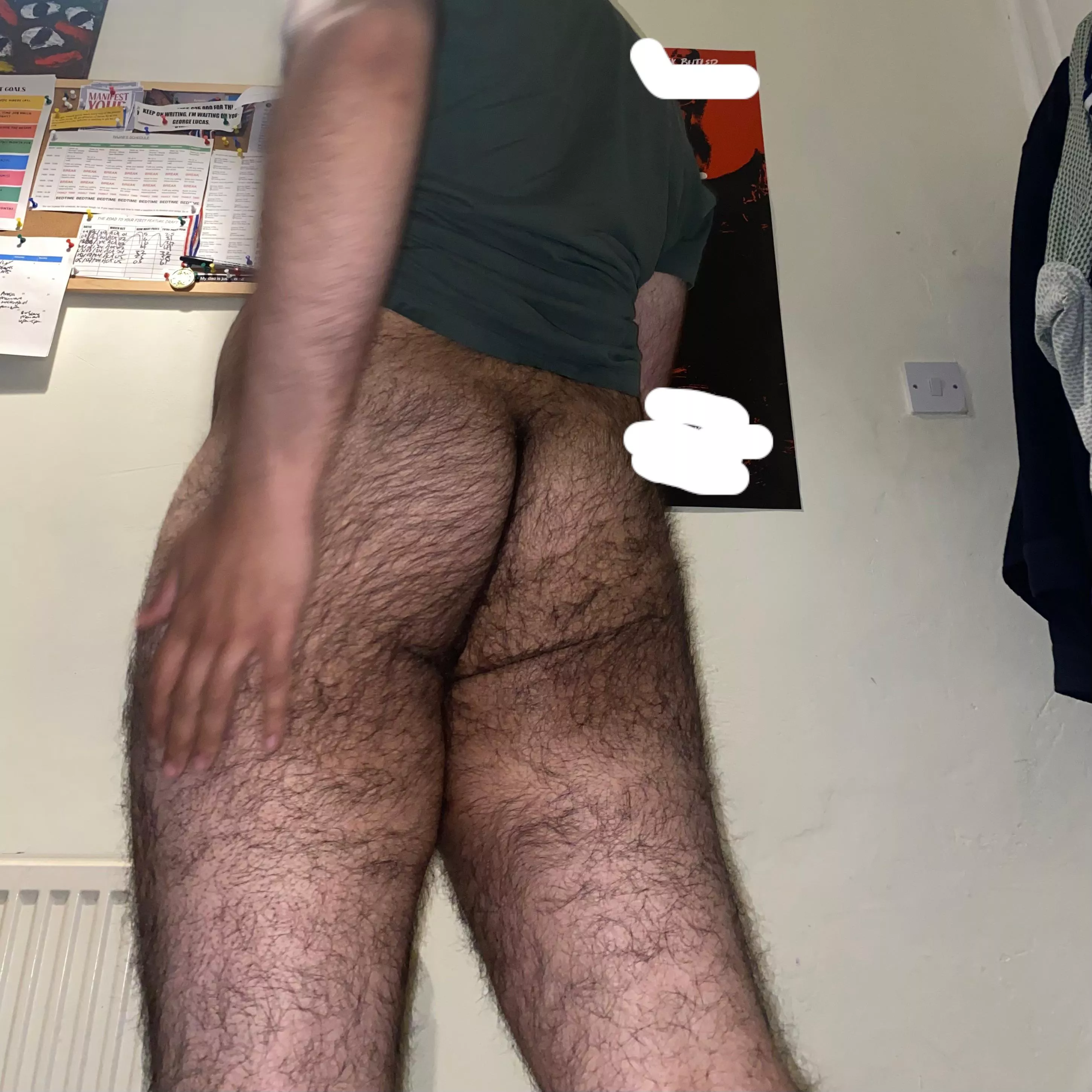I’m a Paki Bi Slut and I have a roud hairy ass for you. Would you slap it and eat me?