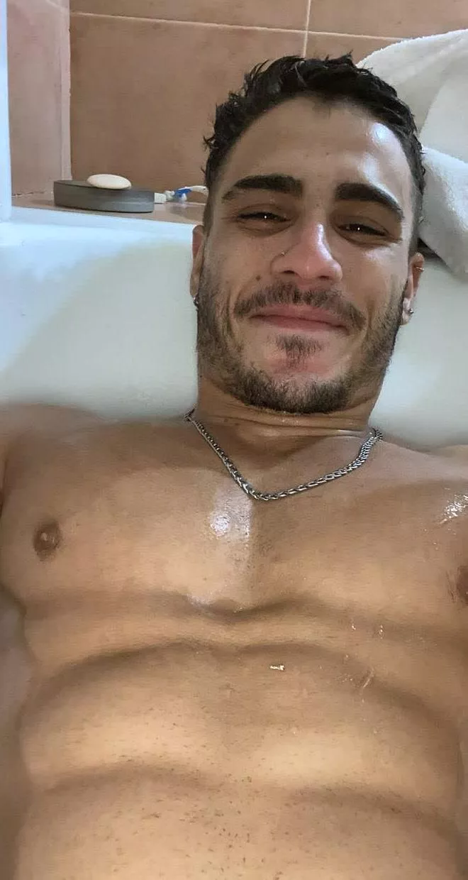  Let’s rinse off together;)