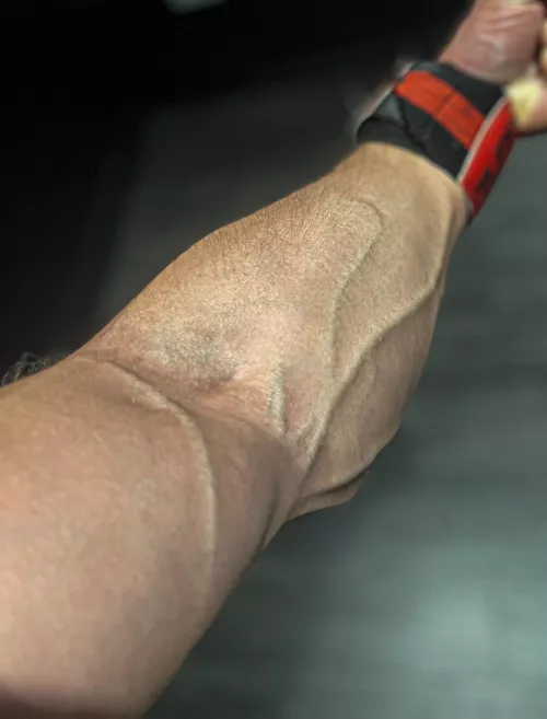 Lookings for free, touchings gonna cost you 😏