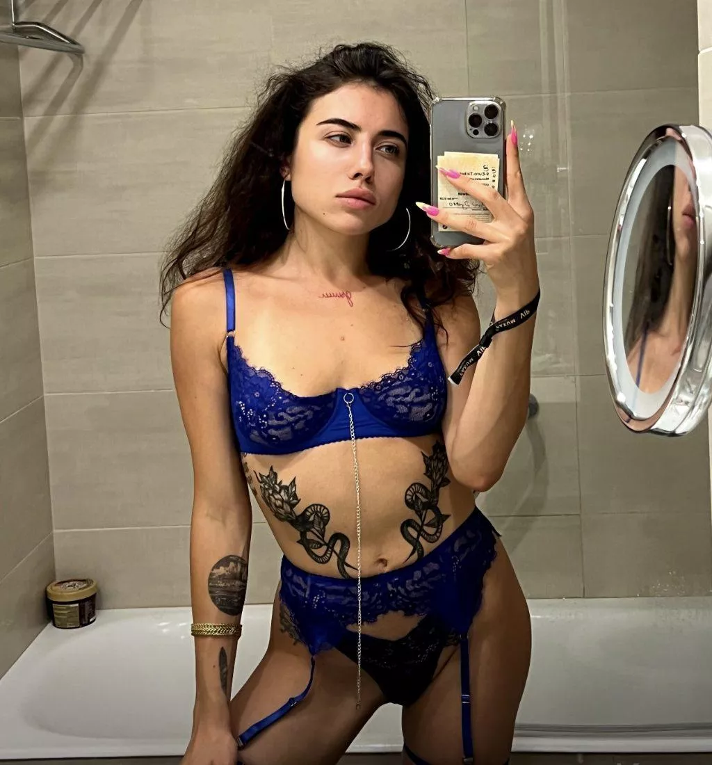 My favorite mirror for selfies