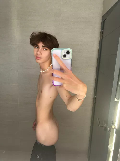 surfer boy by day twink by night 19yo of pure allure.