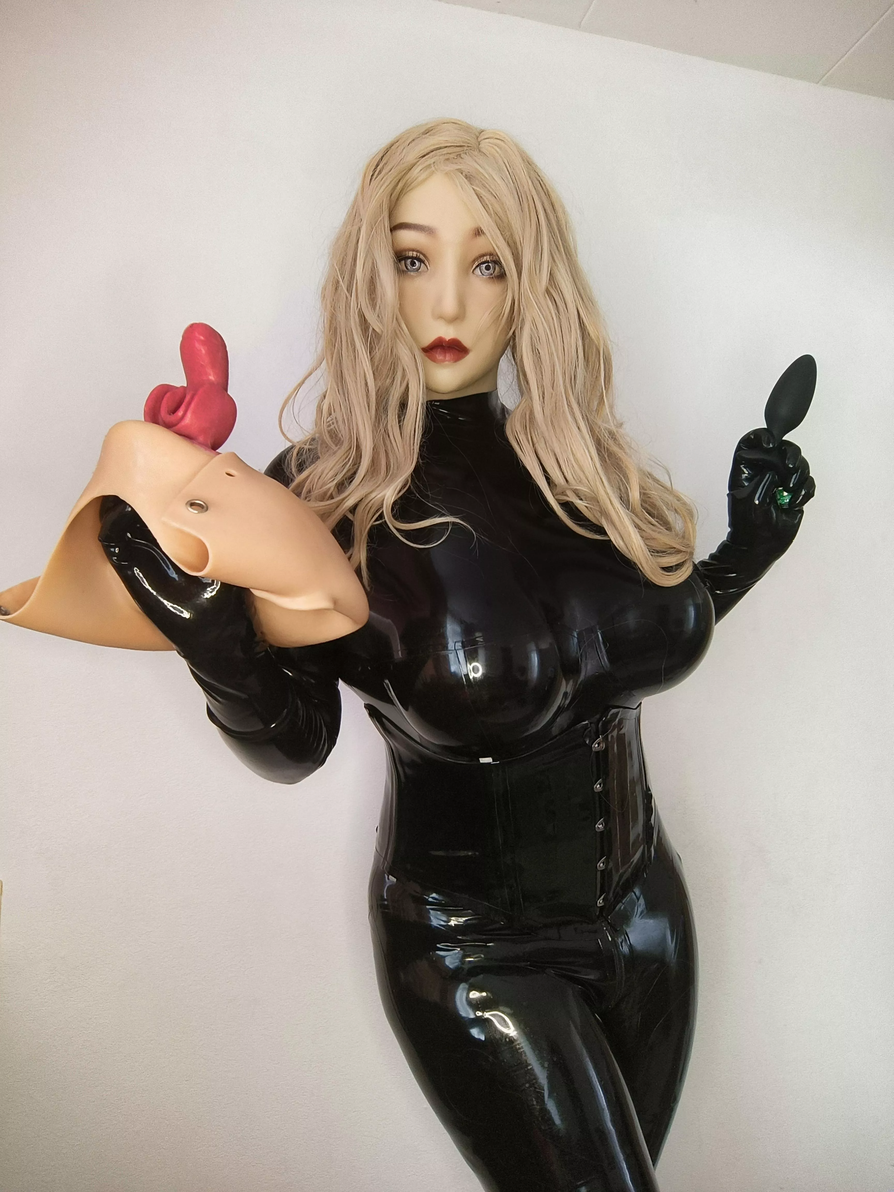 The perfect things to turn you into a dolly!