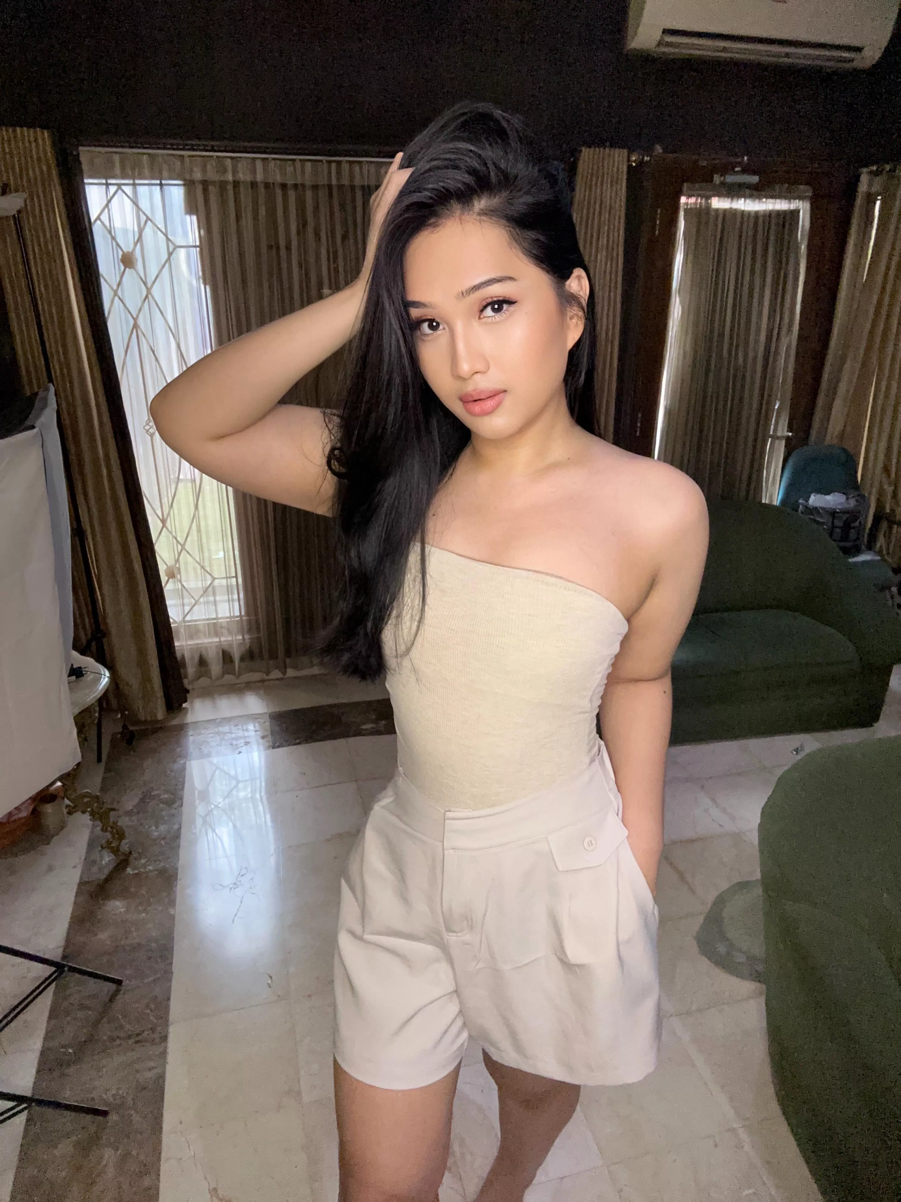 Who can resist these 22yo Asian trans curves?