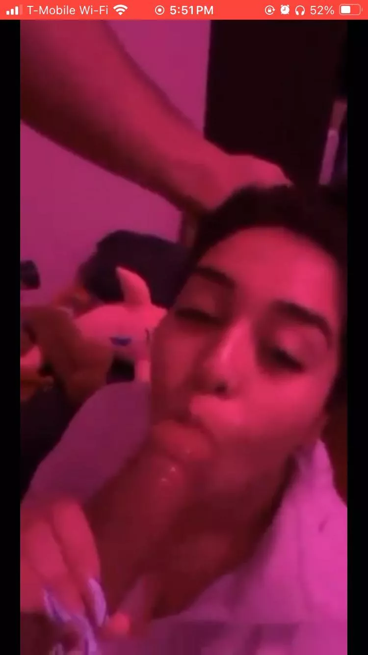 Who is she?? She's a latina known for her huge tits mainly makes OF 