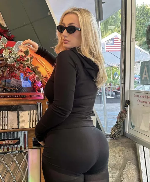 Bubble butt out and about 