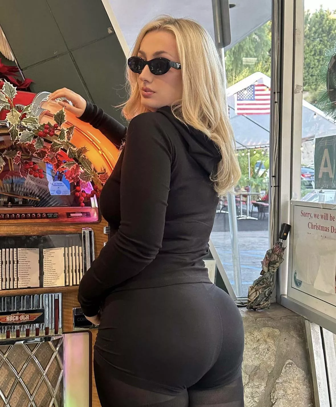 Bubble butt out and about 