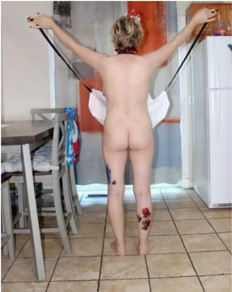 Even wearing an apron feels like too much.🙂 For many nudists, any clothing can feel restrictive and unnecessary. They find true comfort and freedom in being completely #lnude. This isn’t just about practicality, it’s about living naturally and aut