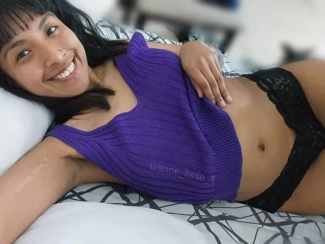 I feel like this view is your favorite, I'm curious what you would put in my belly button 