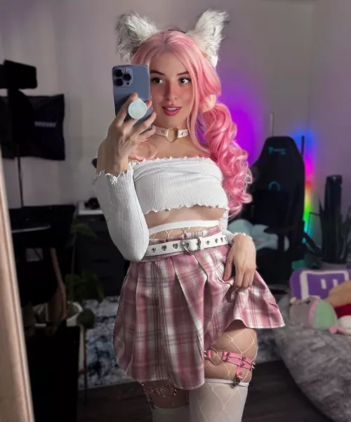 Just a nerdy gamer taking a selfie😜