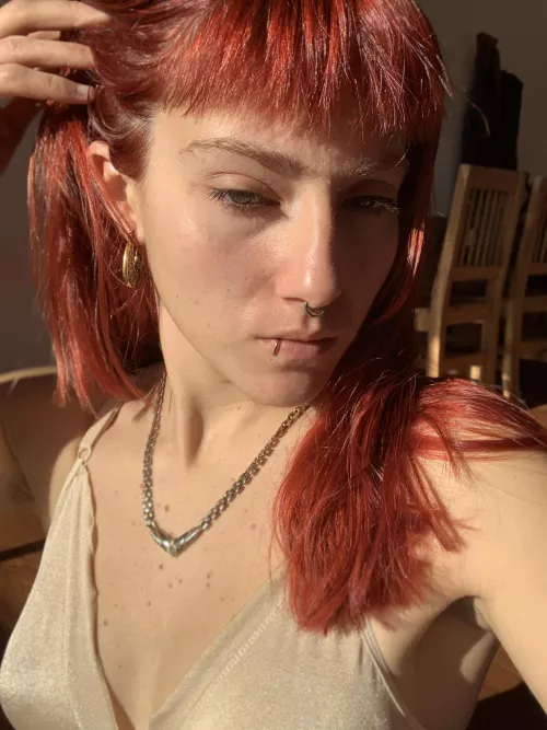 Look at my beauty! I'm too much for a useless man like you, you could never even smell me.