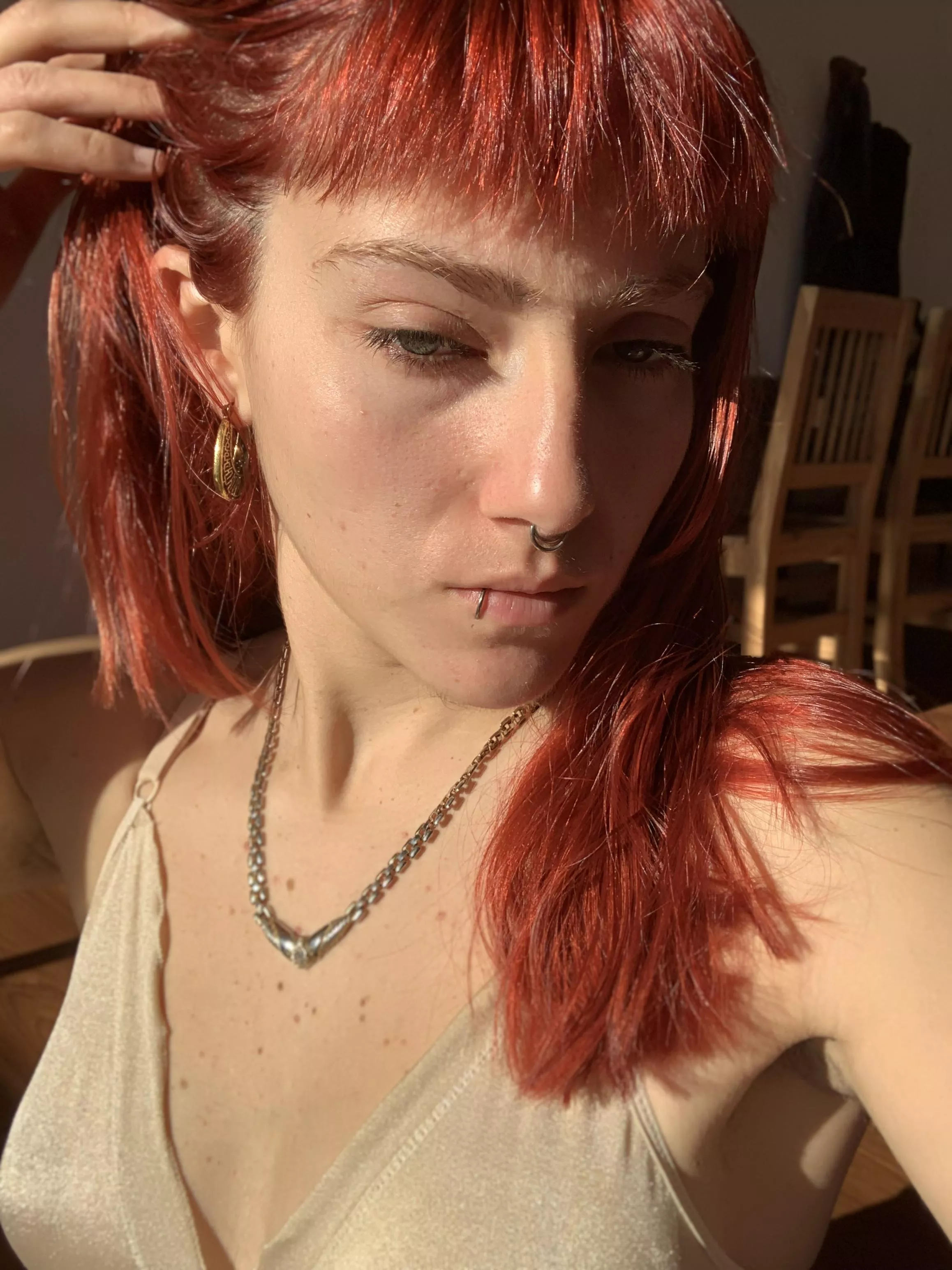 Look at my beauty! I'm too much for a useless man like you, you could never even smell me.