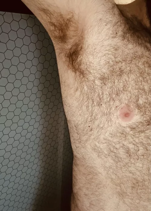 Need a boy I can swap musk with on these hot sweaty days 