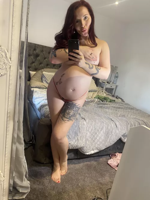 Pregnant selfie