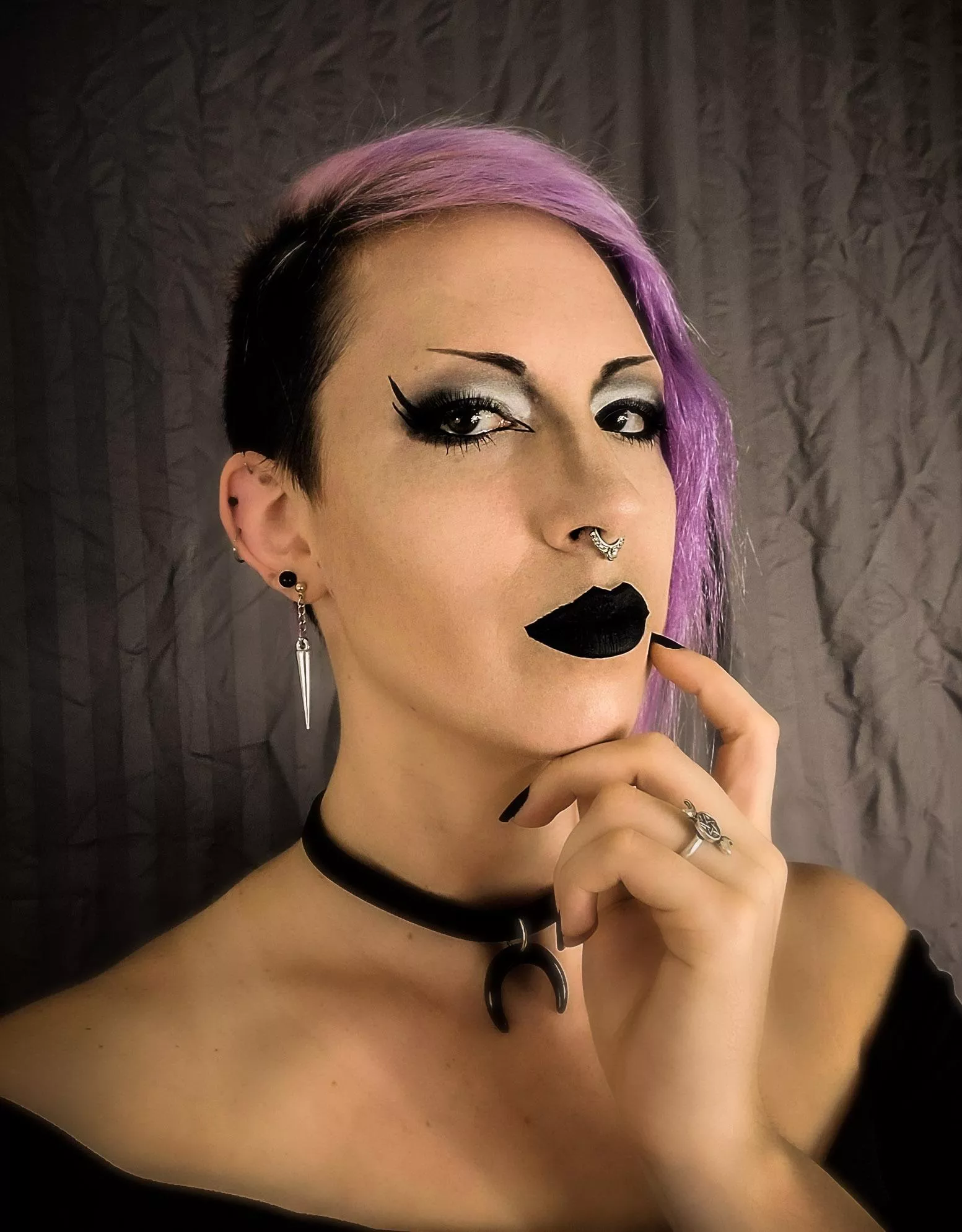 Purple haired goth girl!