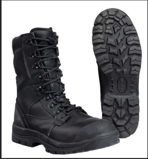 Since I'm looking for a pair of boots that could face both cold, snowy and wet winters I saw these pair of boots on Varusteleka. Does anybody own this pair? What are your thoughts on it?