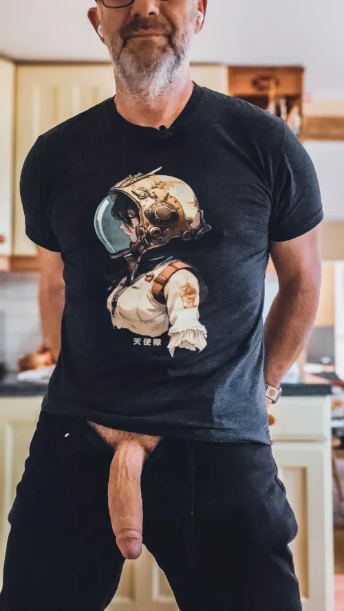 UK Daddie (50) - Hang Out