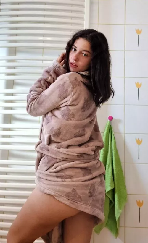 We should hop in the shower together 😉