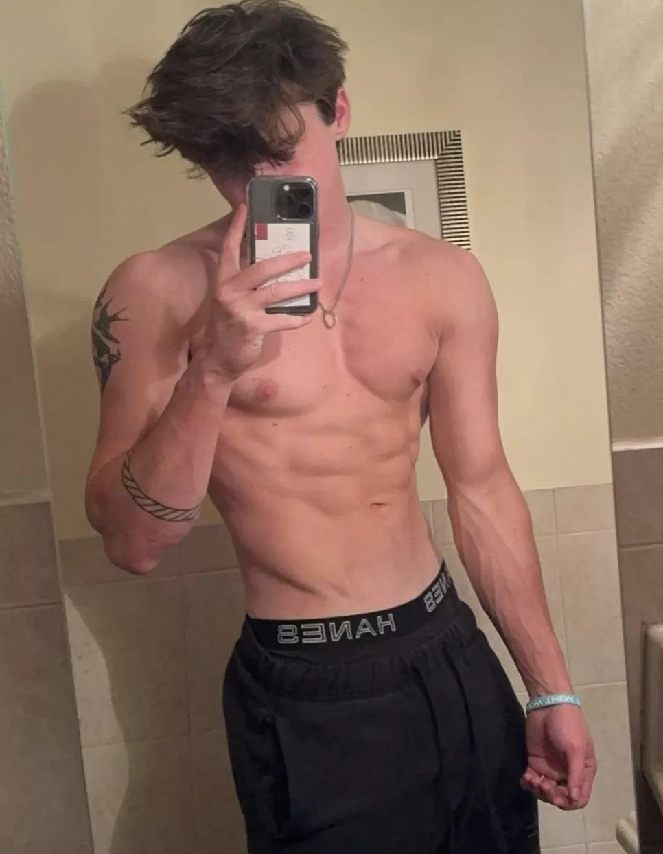 Who’s in the mood to be stretched 😏