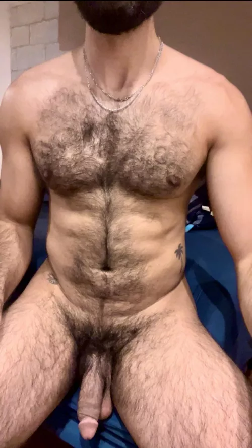 [29] where the fat bubbly asses at? 👀