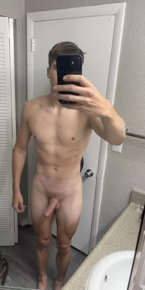 Dm if I’m your type;)