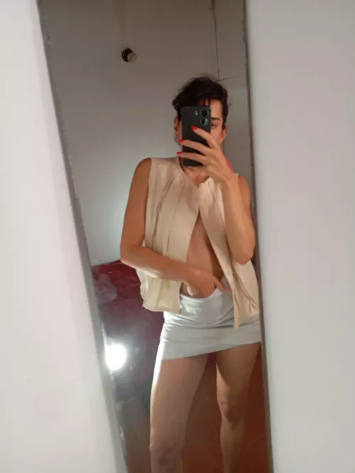 Do you prefer tied hair or loose hair?